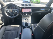 Vehicle Thumb #17