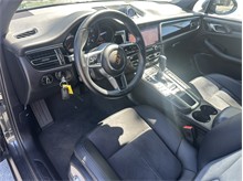 Vehicle Thumb #19