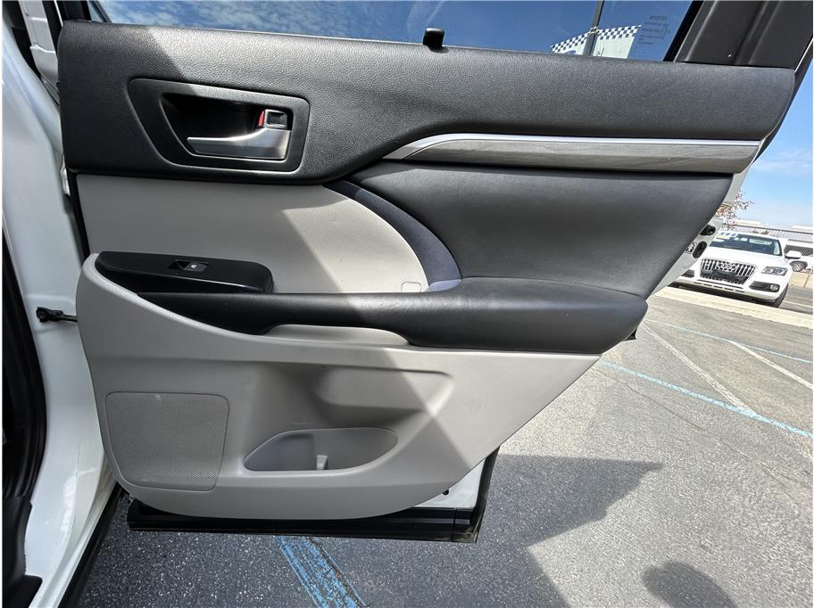 2019 Toyota Highlander Limited - Photo 13
