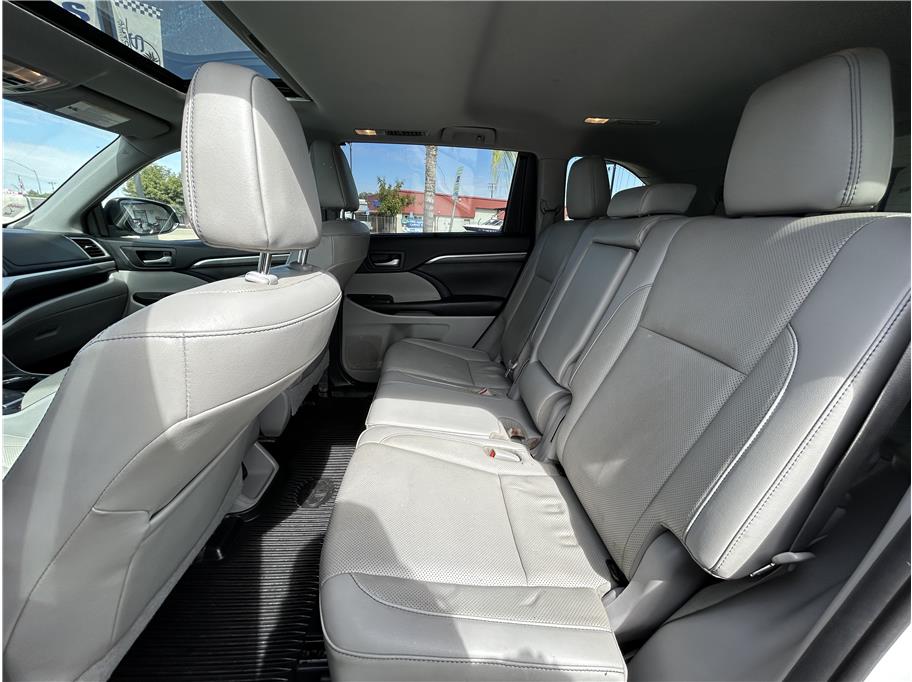 2019 Toyota Highlander Limited - Photo 16