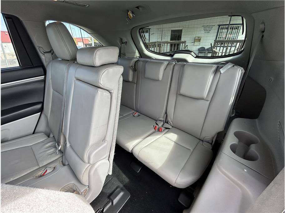 2019 Toyota Highlander Limited - Photo 17