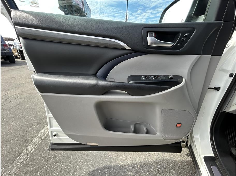 2019 Toyota Highlander Limited - Photo 9