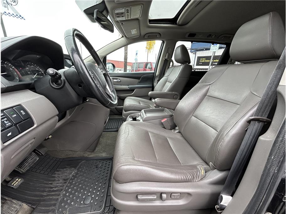2017 Honda Odyssey EX-L - Photo 12