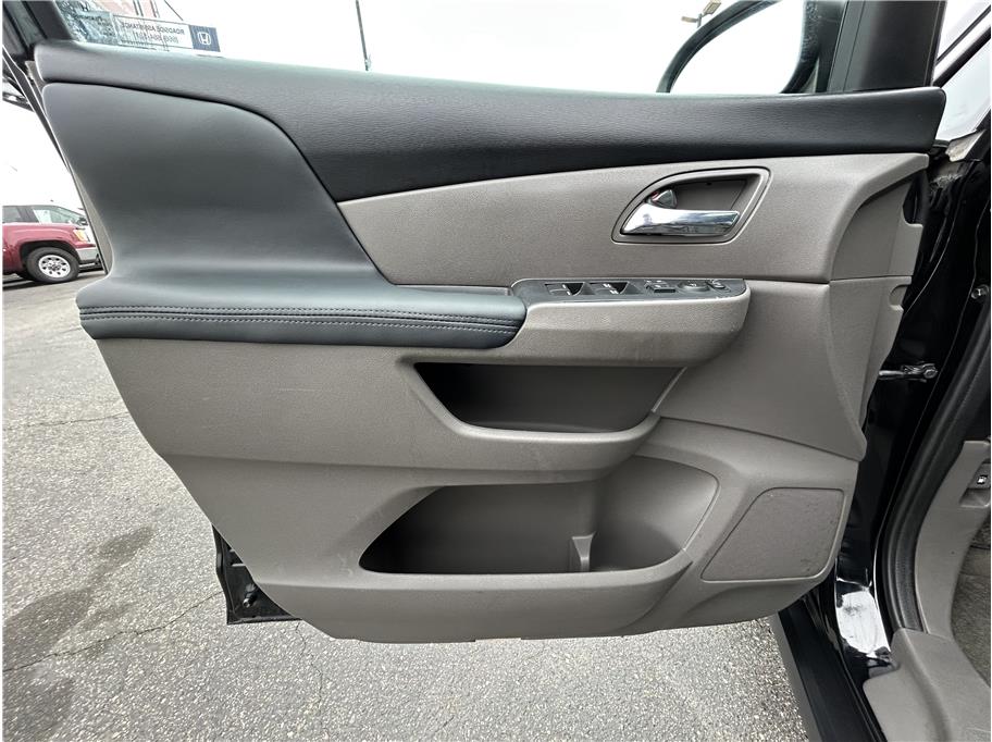 2017 Honda Odyssey EX-L - Photo 9