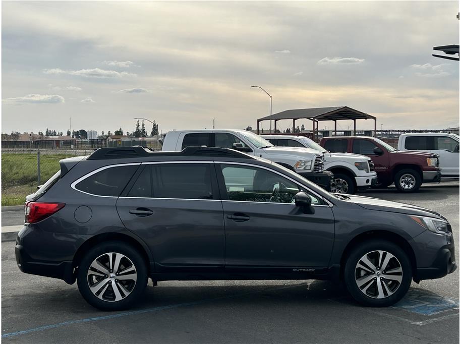 2019 Subaru Outback Limited - Photo 6