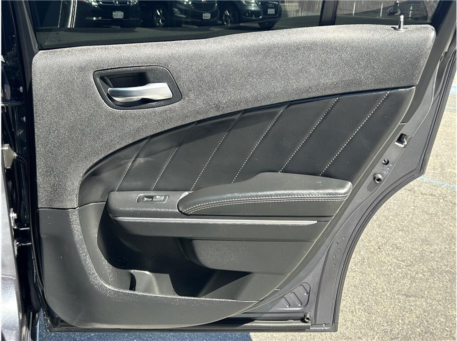 2016 Dodge Charger SXT - Photo 15