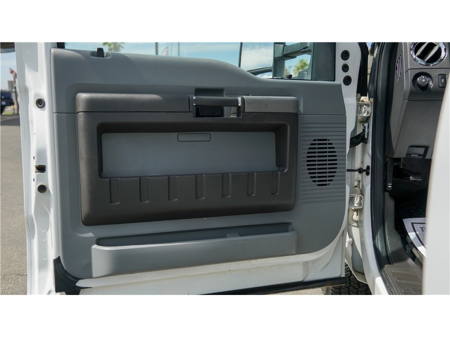2011 Ford F-350 Super Duty XLT - Photo 10