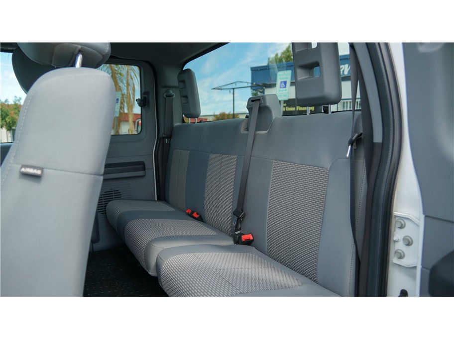 2011 Ford F-350 Super Duty XLT - Photo 16