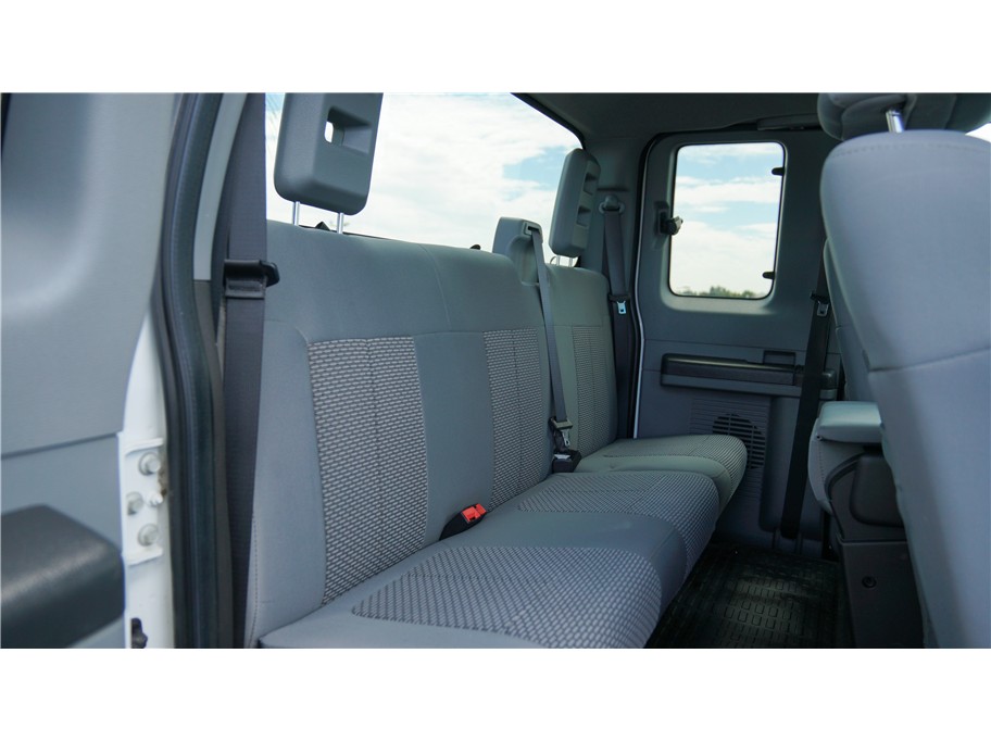 2011 Ford F-350 Super Duty XLT - Photo 19