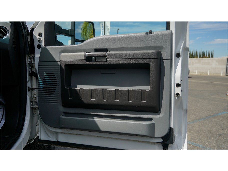 2011 Ford F-350 Super Duty XLT - Photo 20