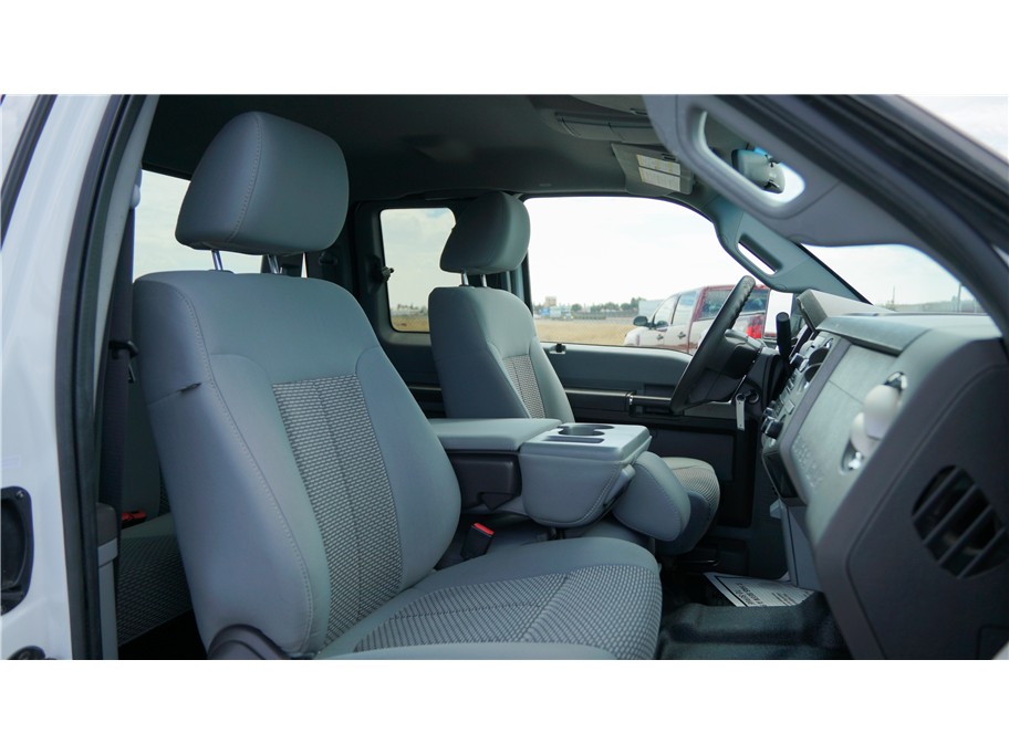 2011 Ford F-350 Super Duty XLT - Photo 22