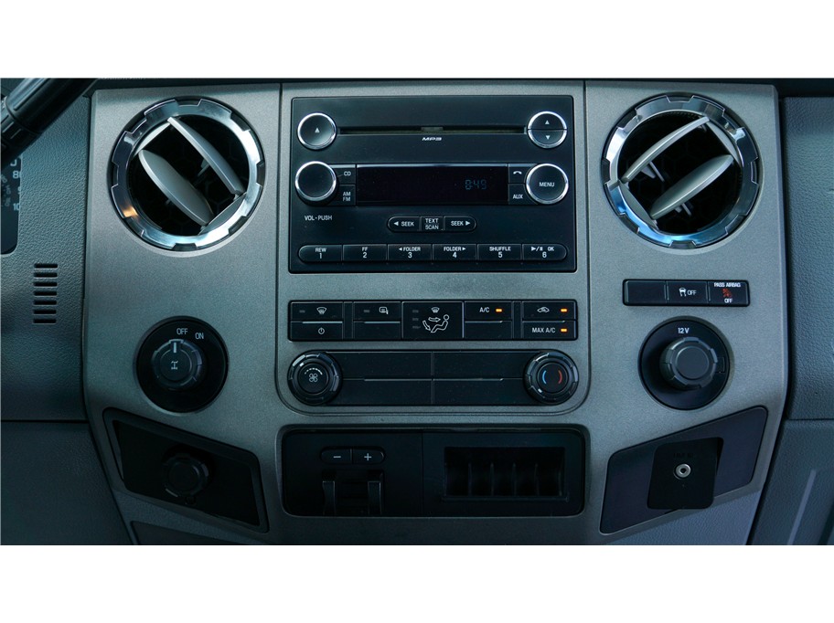 2011 Ford F-350 Super Duty XLT - Photo 23