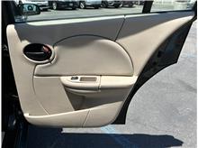 Vehicle Thumb #17