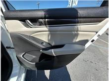 Vehicle Thumb #15