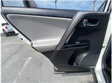 Vehicle Thumb #17