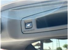 Vehicle Thumb #41