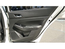 Vehicle Thumb #15