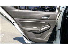 Vehicle Thumb #17
