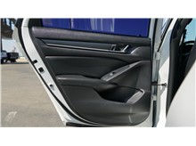 Vehicle Thumb #15