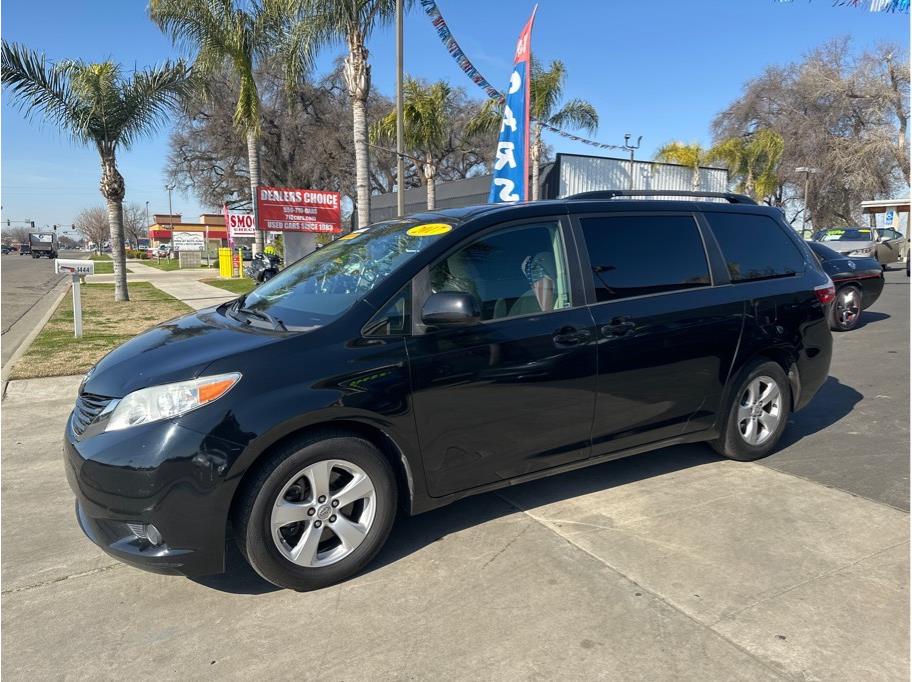 2017 Toyota Sienna from Dealers Choice IV