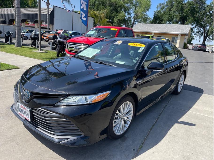 2019 Toyota Camry Hybrid from Dealer Choice 2