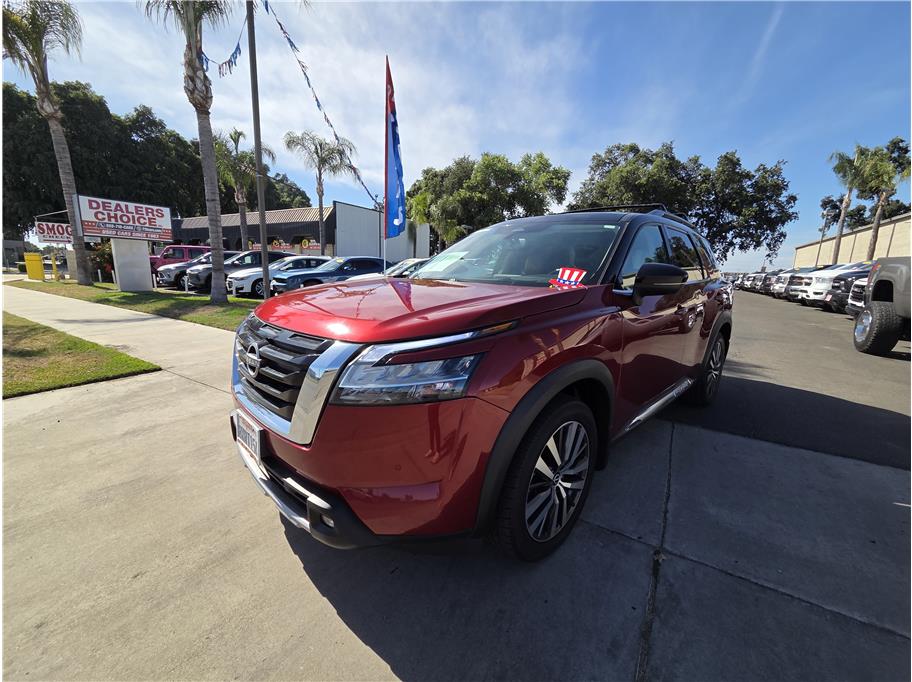 2022 Nissan Pathfinder from Dealers Choice V
