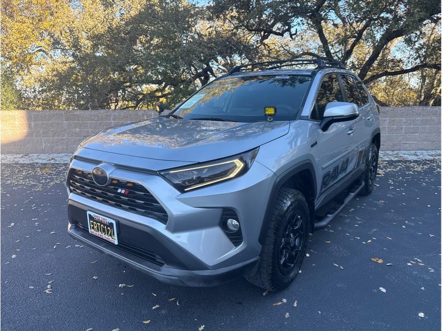 2019 Toyota RAV4 XLE's photo