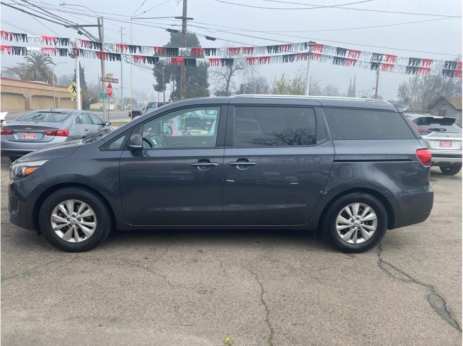 2017 Kia Sedona LX
