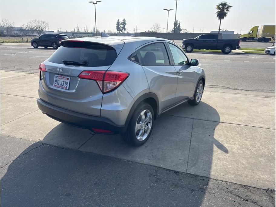2018 Honda HR-V LX - Photo 9