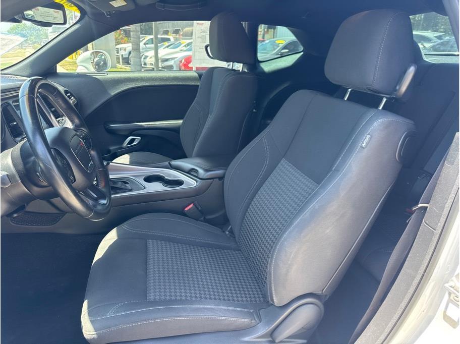 2019 Dodge Challenger SXT - Photo 10