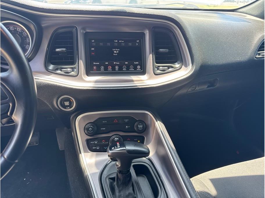 2019 Dodge Challenger SXT - Photo 11