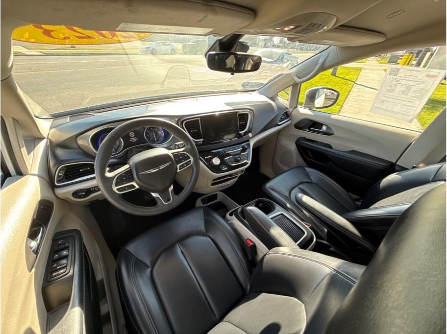 2023 Chrysler Pacifica Touring L - Photo 13