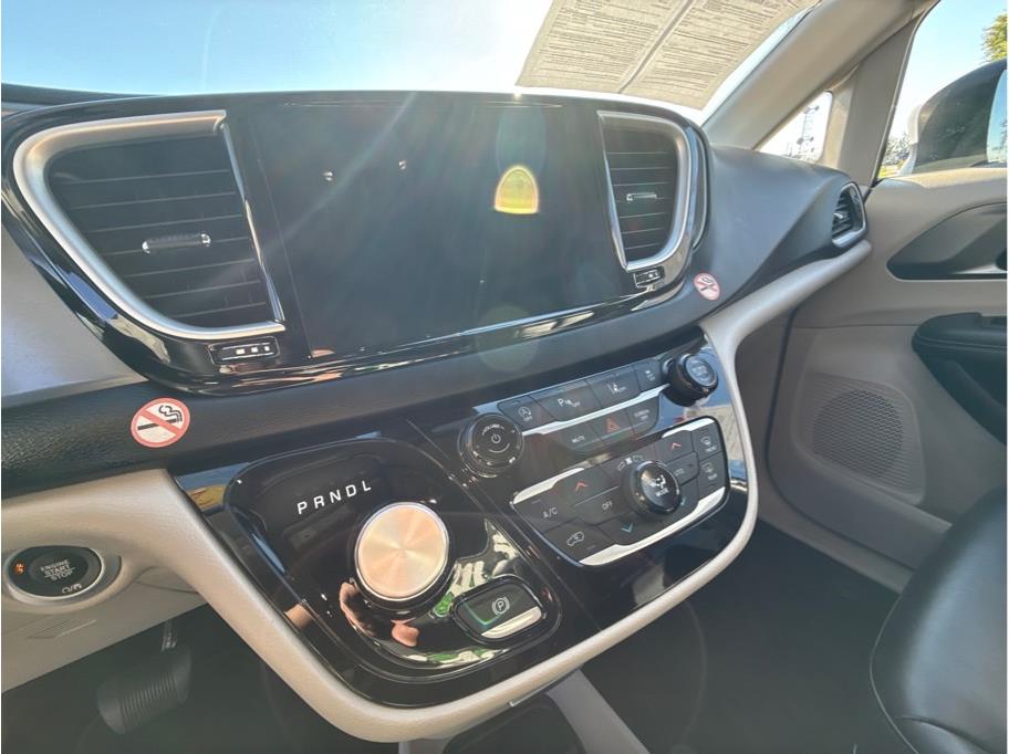 2023 Chrysler Pacifica Touring L - Photo 17