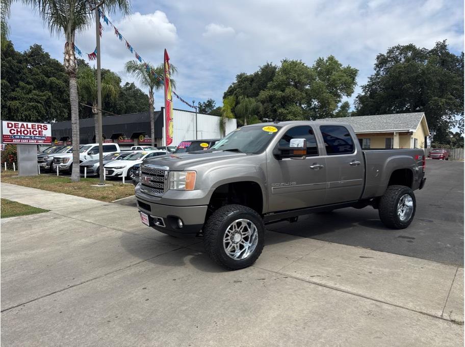 2013 GMC Sierra 4WD Crew Cab Standard Box's photo
