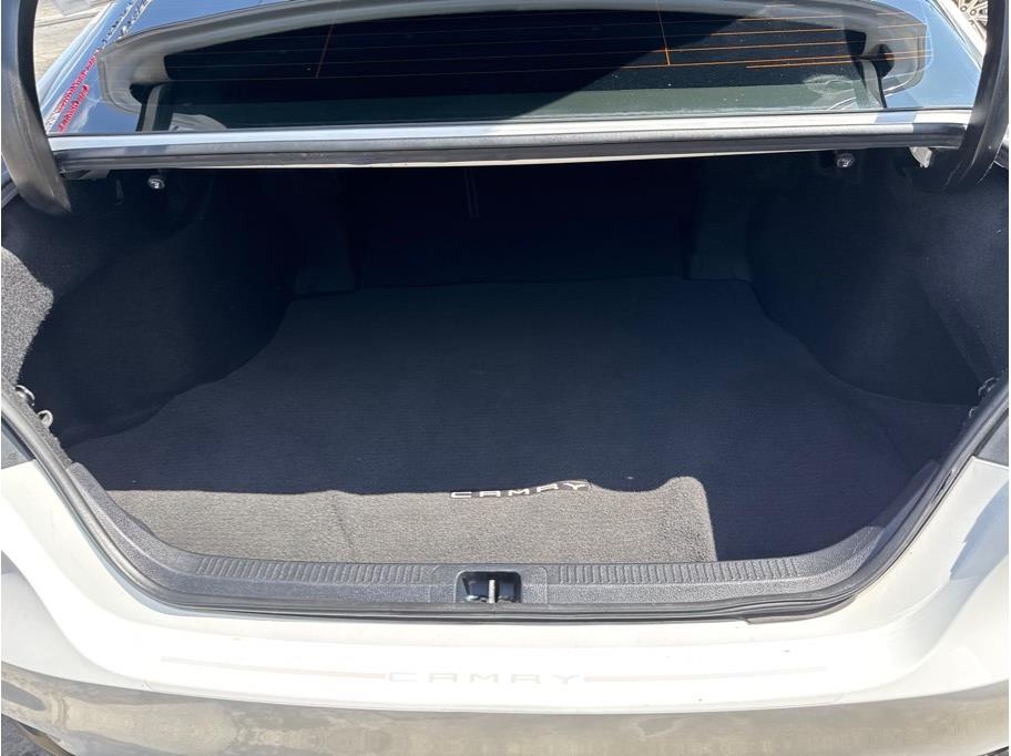 2018 Toyota Camry LE - Photo 10