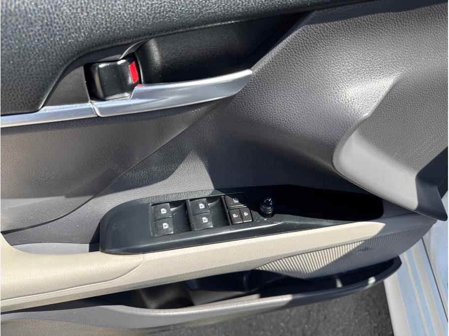 2018 Toyota Camry LE - Photo 14