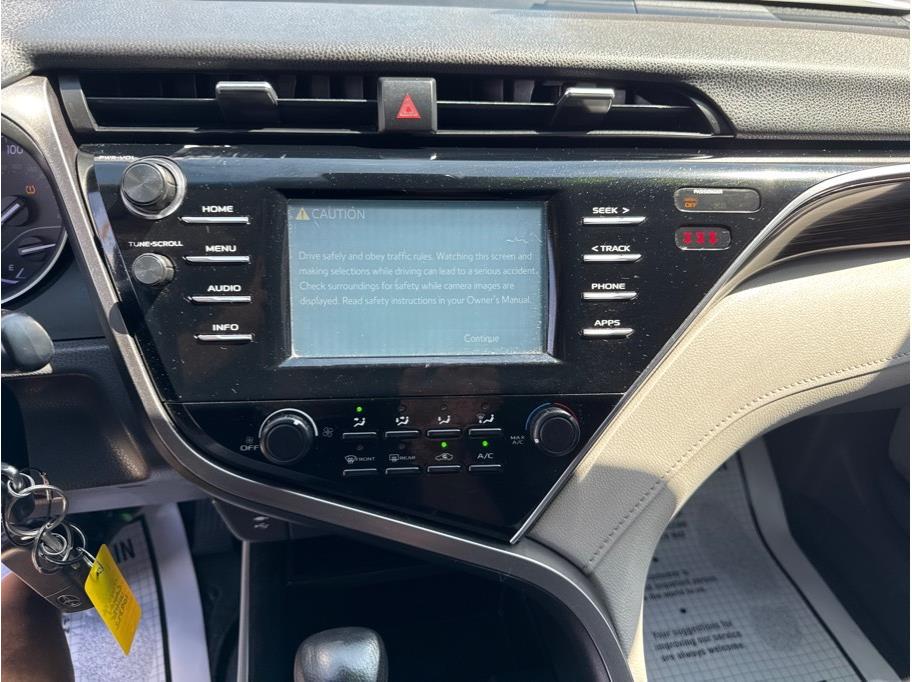 2018 Toyota Camry LE - Photo 15