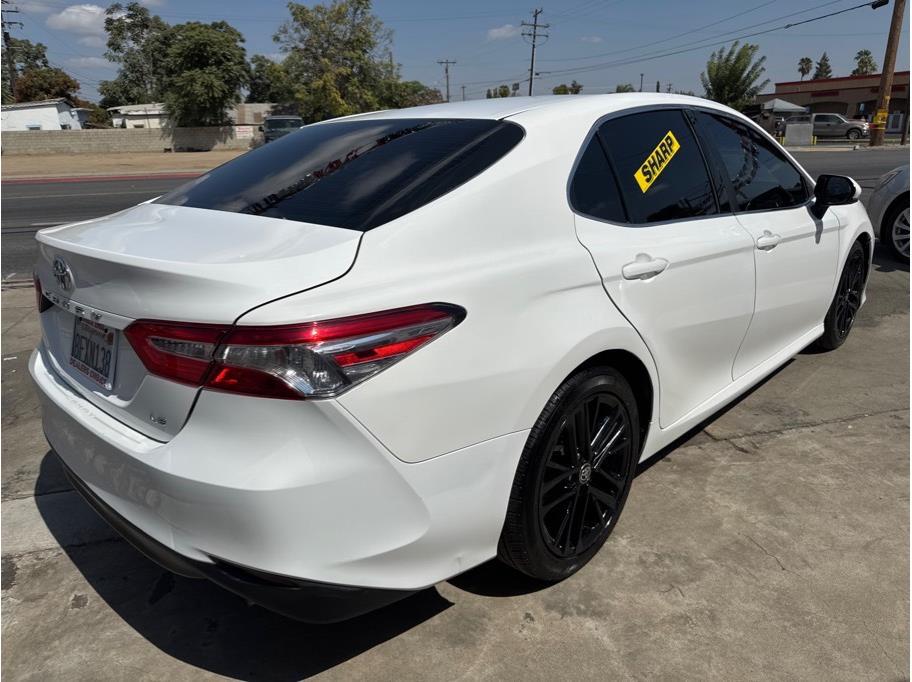 2018 Toyota Camry LE - Photo 6
