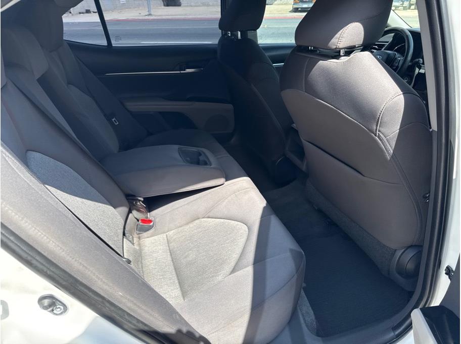 2018 Toyota Camry LE - Photo 9