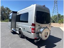 Vehicle Thumb #9