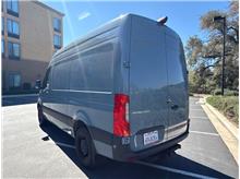 Vehicle Thumb #9