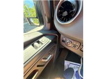 Vehicle Thumb #15