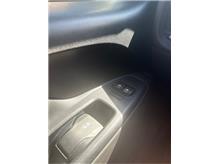 Vehicle Thumb #17
