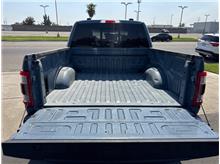Vehicle Thumb #9