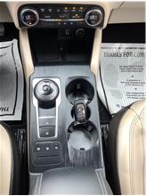 Vehicle Thumb #17