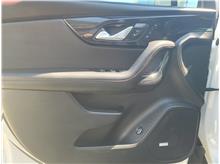 Vehicle Thumb #12