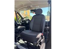 Vehicle Thumb #18