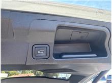 Vehicle Thumb #14