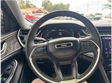 Vehicle Thumb #19