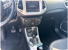 Vehicle Thumb #19